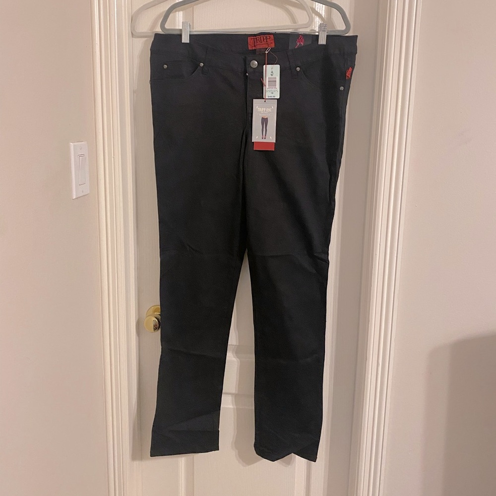 NWT 18 TALL black skinny jeans with skull studs, low/mid rise, Tripp NY (Torrid)
